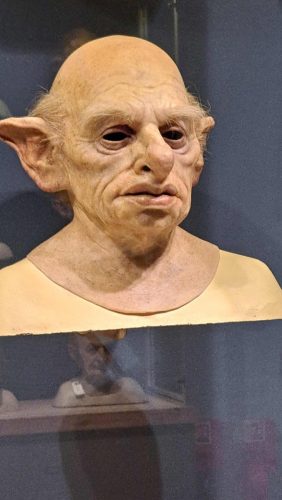  lähikuva Irvetan velhopankin maahisten (Goblins) maskista
