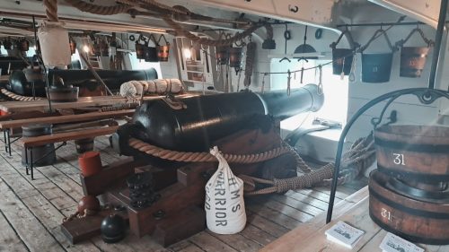  HMS Warriorin tykkikannen 68-pounder -suustaladattavasta tykistä (68-naulainen tykki) 