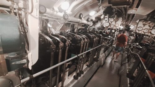 HMS Alliance -sukellusveneen dieselkonehuoneen moottorilohko