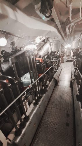 HMS Alliance -sukellusveneen dieselkonehuoneen moottorilohko