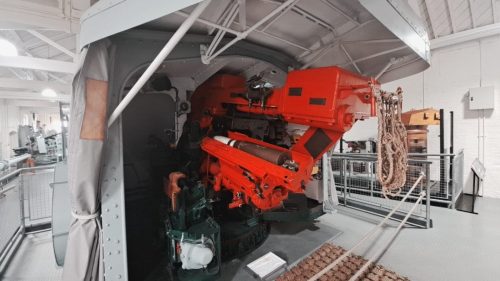 Brittiläisen QF 4.5-inch (114 mm) Mark IV -laivatykin automaattinen latauskoneisto