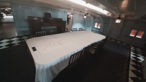 Amiraali Horatio Nelsonin ruokailusalonki (The Great Cabin - Dining Area),