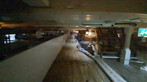 HMS Victoryn keskimmäinen tykkikansi (Middle Gun Deck)