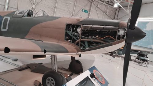 Spitfire MK 1 Moottoripelti auki