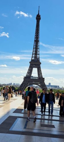Eiffel tornia juurelta