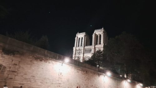 Notredame illalla